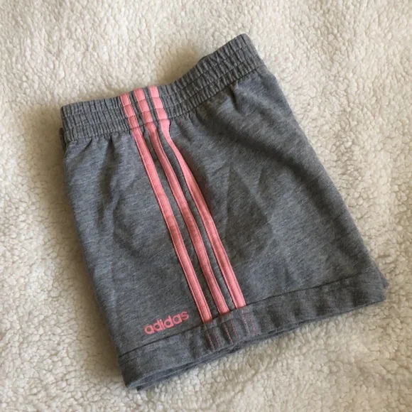 Girls Adidas Short - Picture 1 of 8